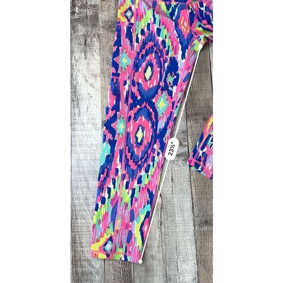 Lilly Pulitzer 27652 Luxletic UPF Weekender Luminescent Midi Capri Leggings sz M - Picture 9 of 12